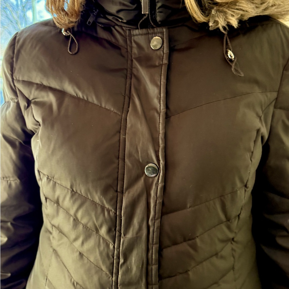London Fog Down Parka, Fur Hood, Pockets, Inner Wrist Sleeve, M - Picture 11 of 14